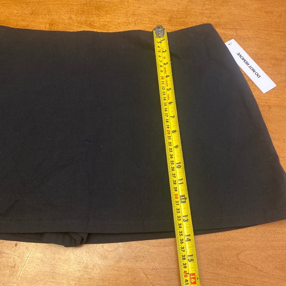 Princess Polly Gigi Black Skort - Picture 5 of 7